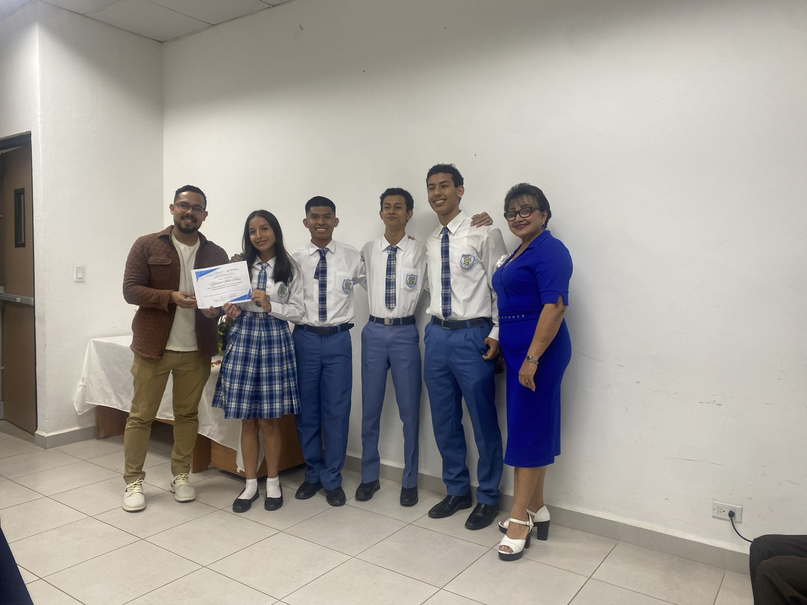 Concurso Nacional de Emprendimiento Juvenil - Meduca